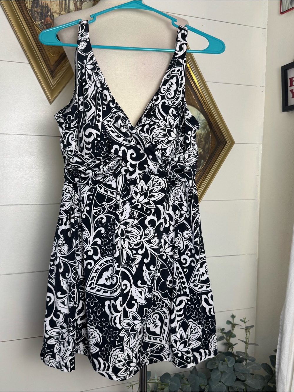 Catalina Suddenly Slim Black & White Paisley 1 Piece Swimsuit Dress Sz L 12-14